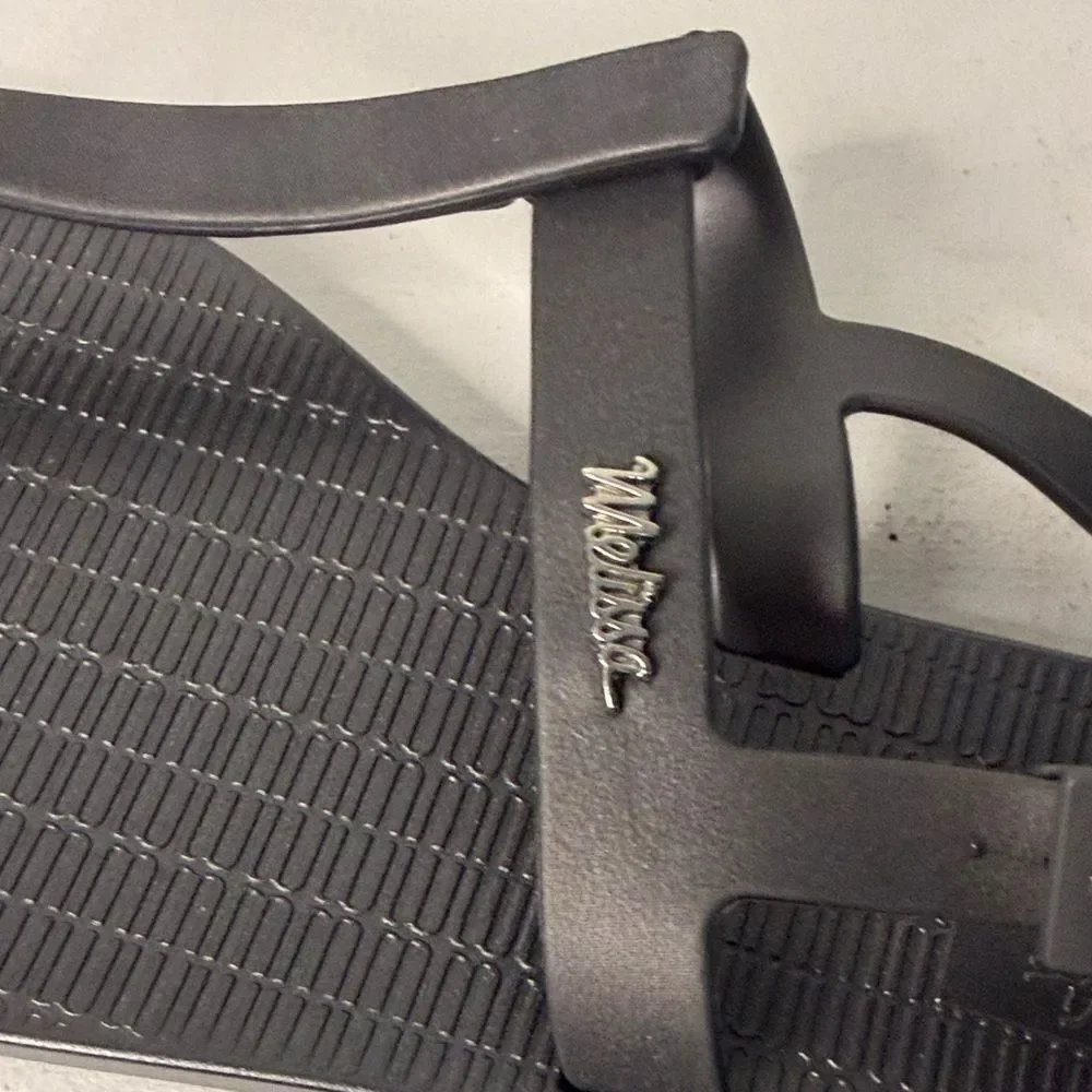NEW- Melissa womens grey jelly Sandals- size 7